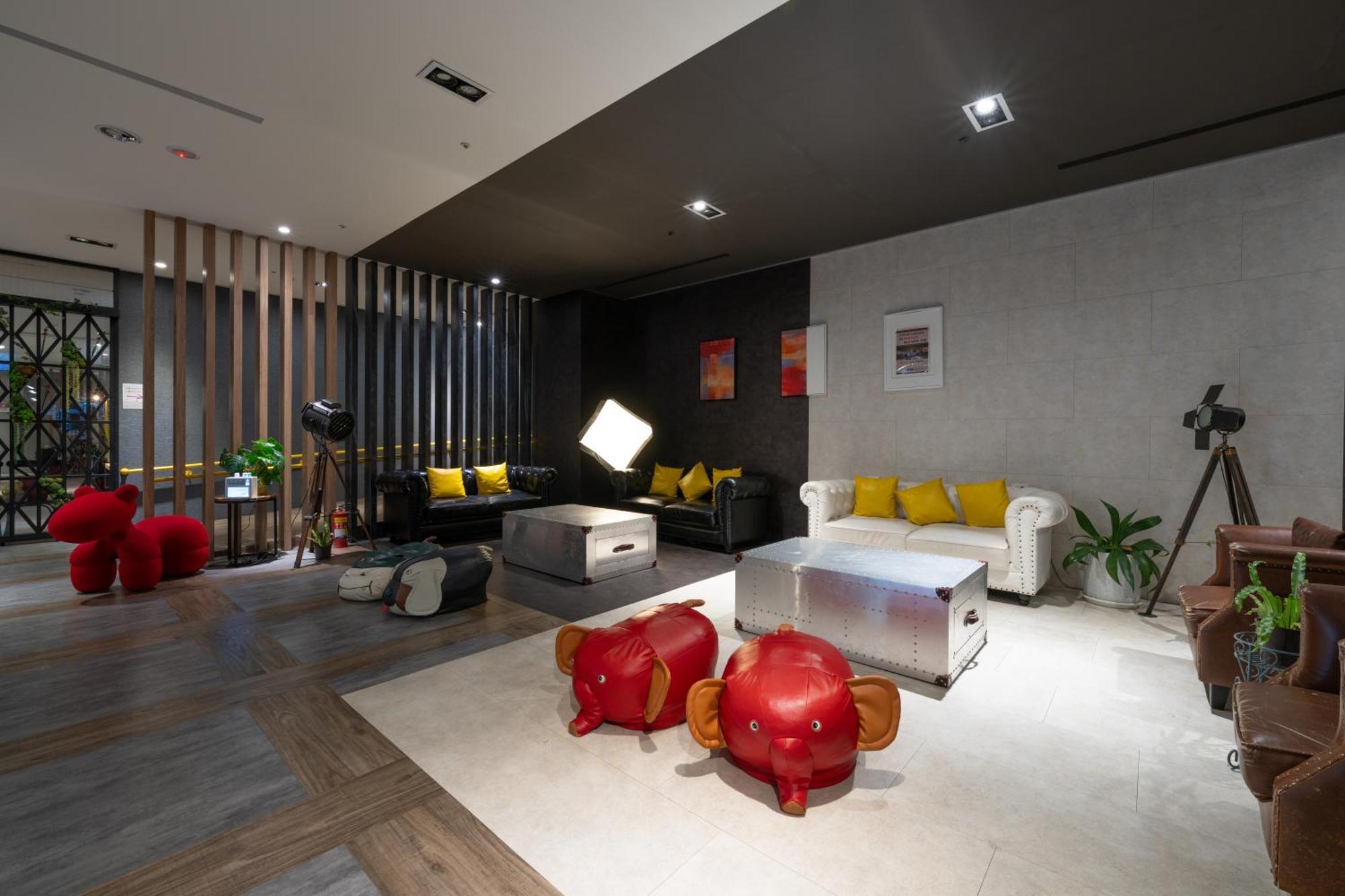 Ningcui Business Hotel 台中 外观 照片