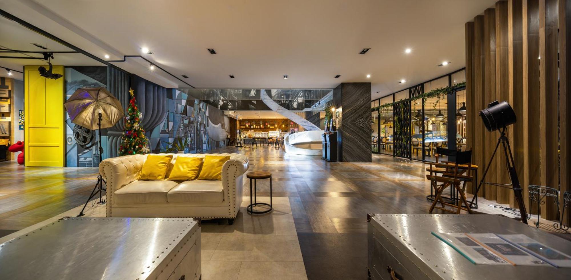 Ningcui Business Hotel 台中 外观 照片